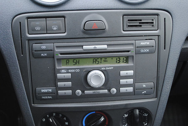 Autoradio Ausbau Ford Focus ab 2005 Anleitung – Autoradio Einbau Tipps  Infos Hilfe zur Autoradio Installation