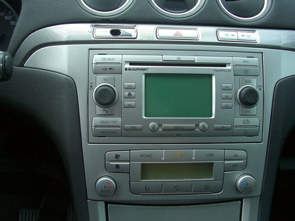 Autoradio Ausbau Ford Focus ab 2005 Anleitung – Autoradio Einbau Tipps  Infos Hilfe zur Autoradio Installation