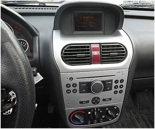 Opel-Tigra-TwinTop-CD30-Blaupunkt-Radio